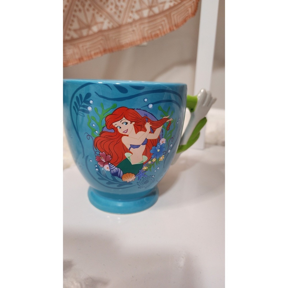 Disneyโ The Little Mermaid Ariel 20 oz Ceramic Mug